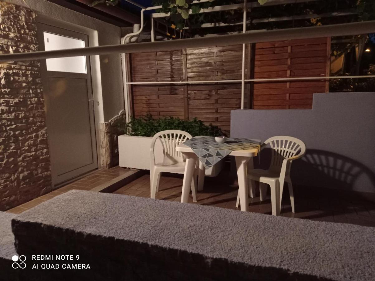 Studio Apartman Premantura Extérieur photo